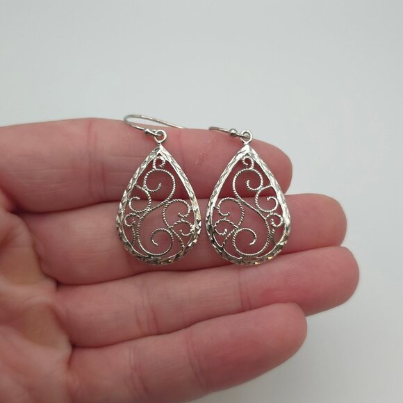 Jewelry - Sterling Silver Fancy Filigree Cute Dangle Earrings A424